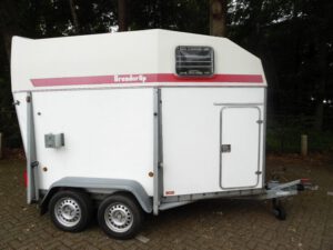 Brenderup 2 paards witte houten paardentrailer