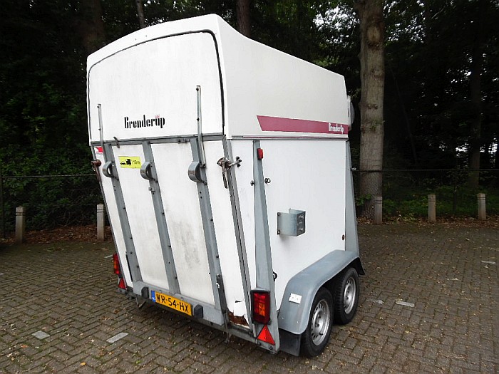 Brenderup 2 paards witte houten paardentrailer