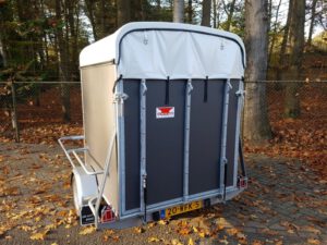 Enkelas-ponytrailer-met-koetsenframe