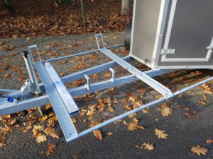 Enkelas-ponytrailer-met-koetsenframe