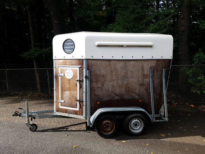 Hati 2 paards houten paardentrailer