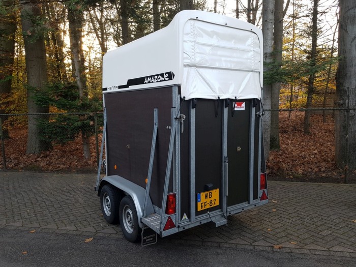 Henra Amazone 1.5 paards paardentrailer