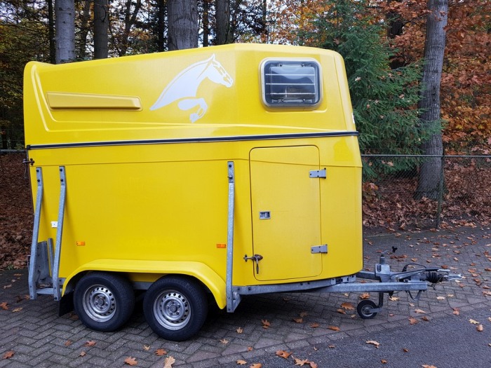 Paradiso 1,5 paards polyester paardentrailer