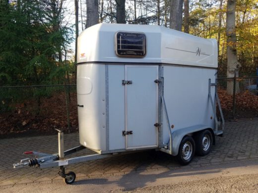 Weijer 2 paards paardentrailer met zadelkamer