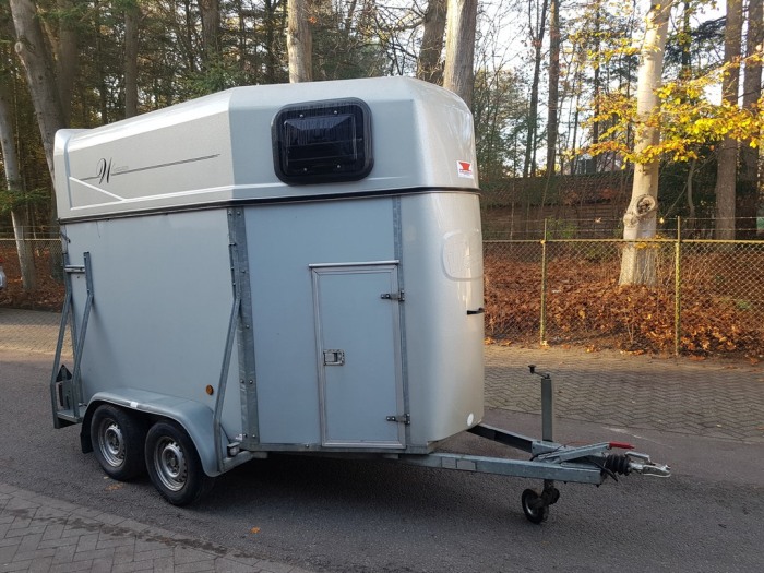 Weijer 2 paards paardentrailer met zadelkamer