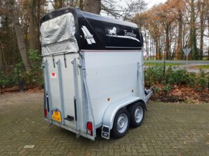 Henra Easyline 1,5 paards aluminium paardentrailer met zadelkamer