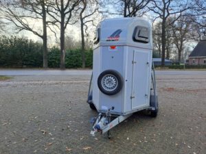 Henra Caliber 2 paards houten trailer