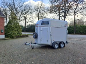 Henra Caliber 2 paards houten trailer