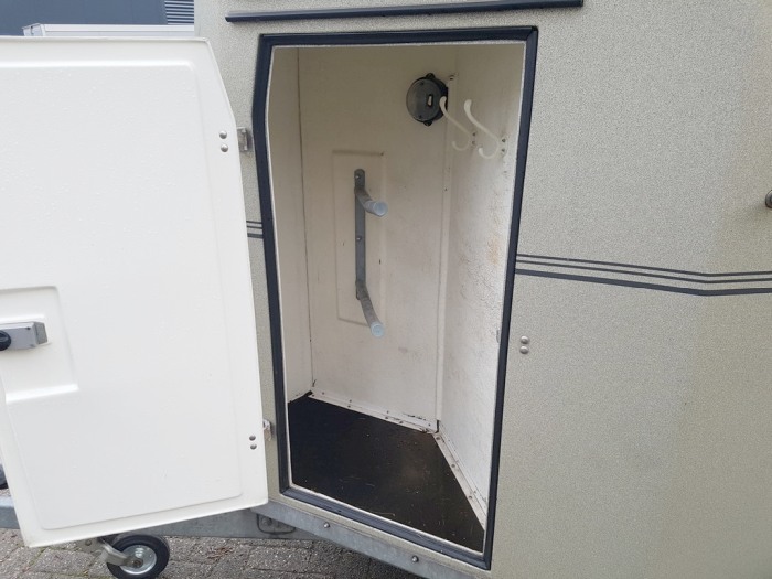 Bockmann Classic 2 paards polyester trailer met zadelkamer