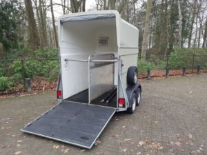 Bockmann Classic 2 paards polyester trailer met zadelkamer
