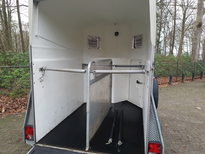 Bockmann Classic 2 paards polyester trailer met zadelkamer