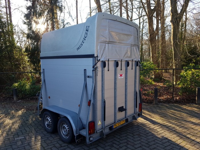 DWS Prestige 2 paards aluminium trailer met zadelkamer