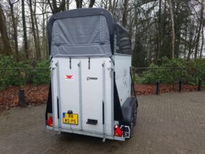Henra aluminium 1,5 paards trailer met zadelkamer