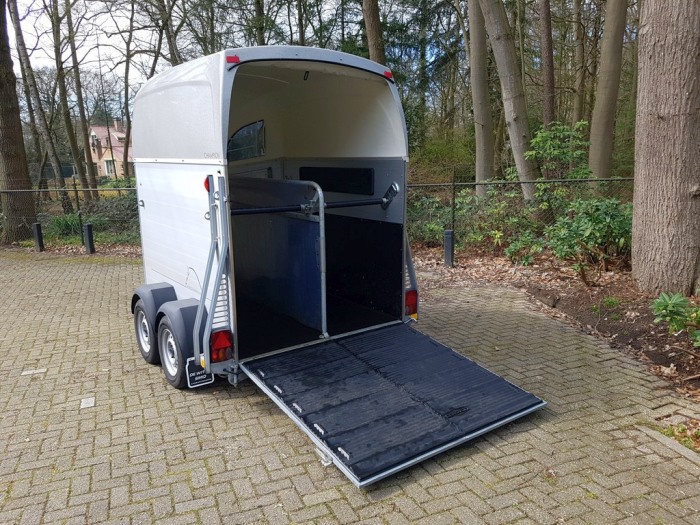 Bockmann Champion 2 paards aluminium trailer met zadelkamer