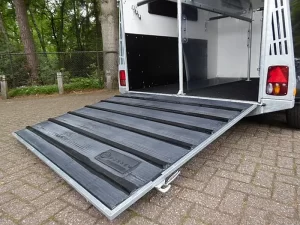 Bücker Careliner L Paardentrailer