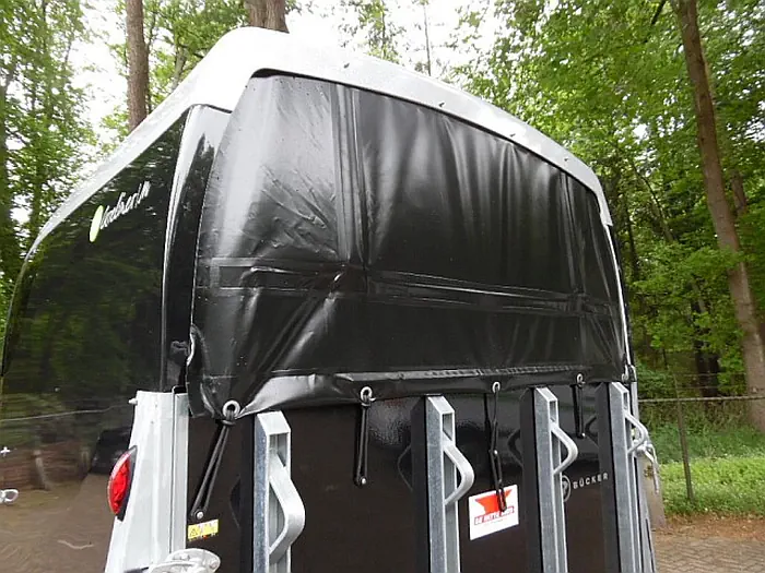 Bücker Careliner M Paardentrailer