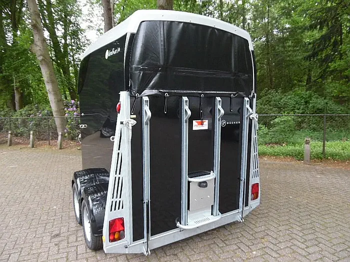 Bücker Careliner M Paardentrailer