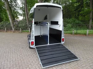 Bücker Careliner M Paardentrailer