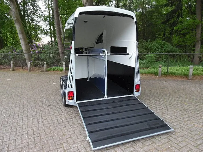 Bücker Careliner M Paardentrailer