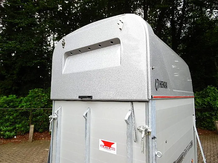 Henra Performance paardentrailer