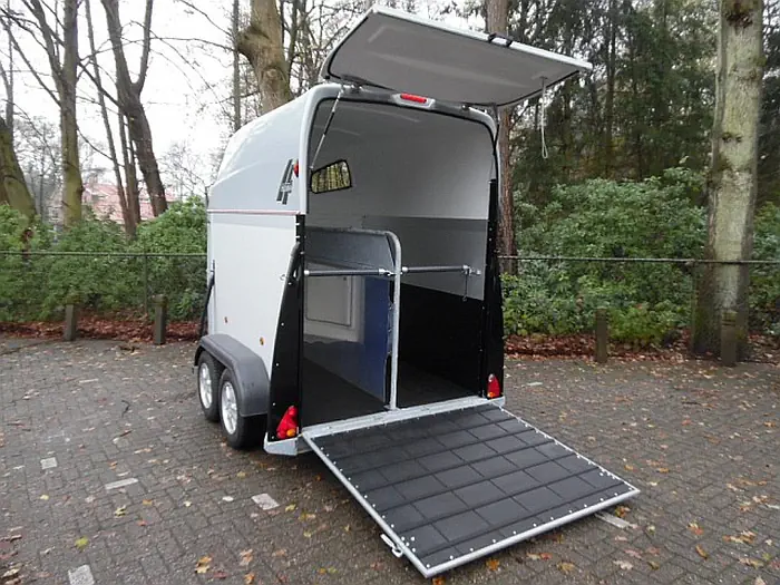 Henra Adventure Paardentrailer