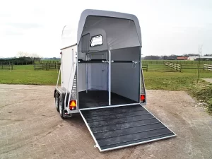 XX-Trail 4S paardentrailer