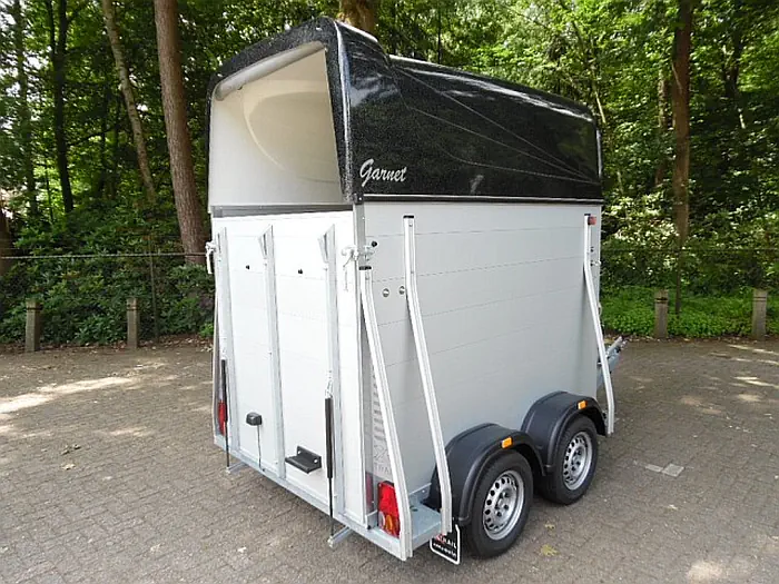 XX-Trail Garnet paardentrailer