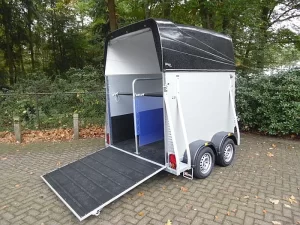 XX-Trail Stinger paardentrailer