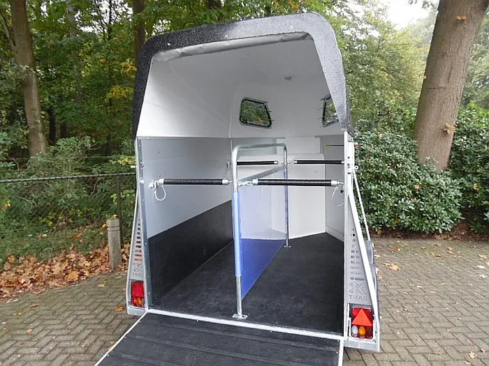 XX-Trail Stinger paardentrailer