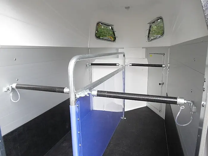 XX-Trail Stinger paardentrailer