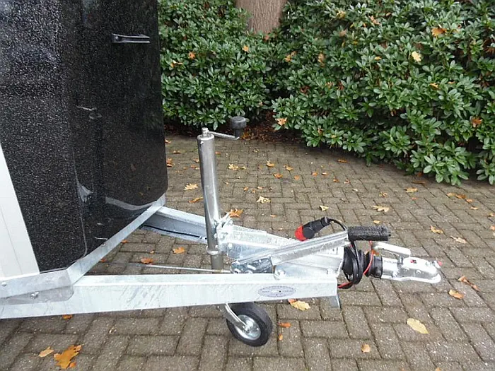 XX-Trail Stinger paardentrailer