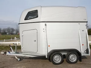 XX-Trail Stinger paardentrailer