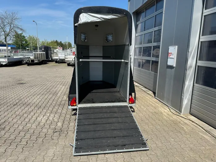 Henra 1,5 paards aluminium trailer