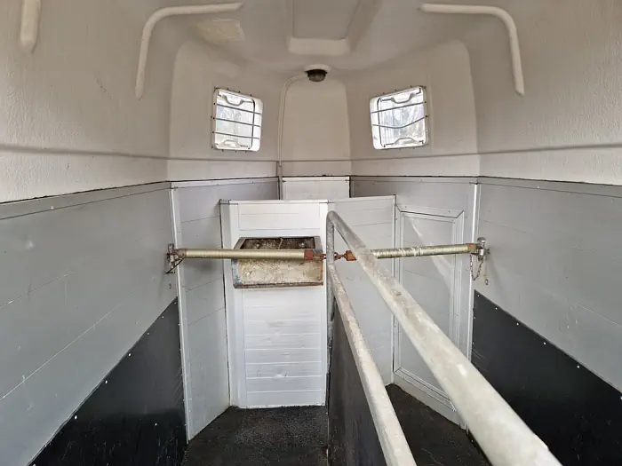 DWS Prestige 2 paards aluminium trailer met zadelkamer