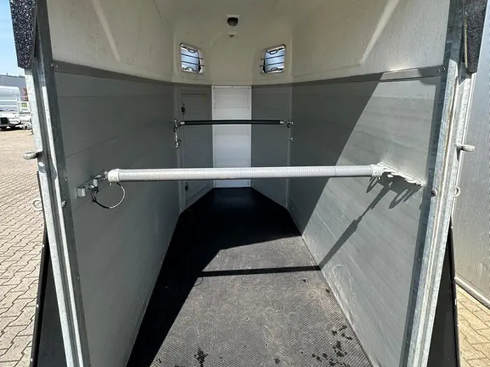 Henra 1,5 paards aluminium trailer