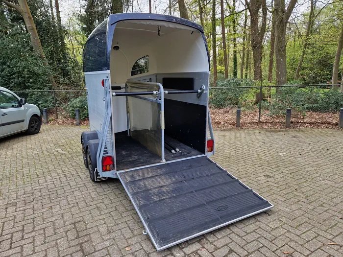 Bockmann Champion 2 paards aluminium trailer met zadelkamer en veulenrek