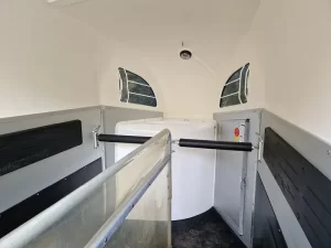 Bockmann Champion 2 paards aluminium trailer met zadelkamer en veulenrek