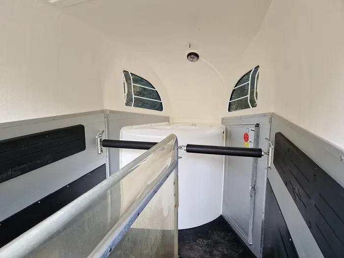 Bockmann Champion 2 paards aluminium trailer met zadelkamer en veulenrek