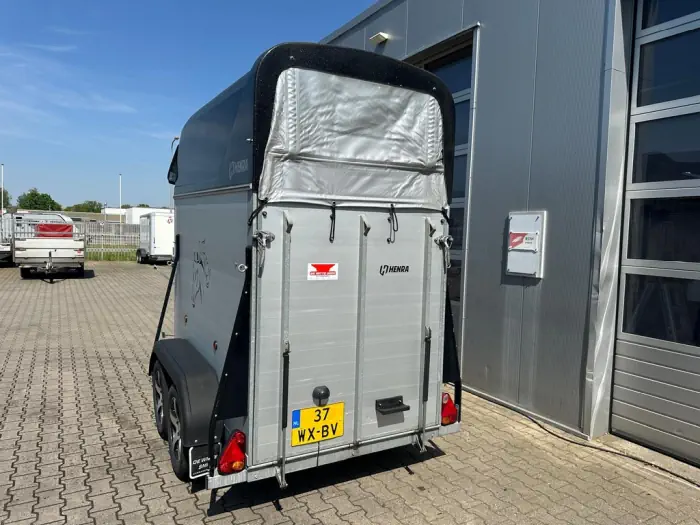 Henra 1,5 paards aluminium trailer