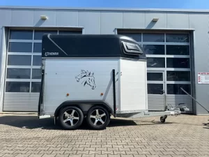 Henra 1,5 paards aluminium trailer