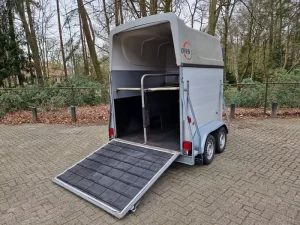 DWS Prestige 2 paards aluminium trailer met zadelkamer