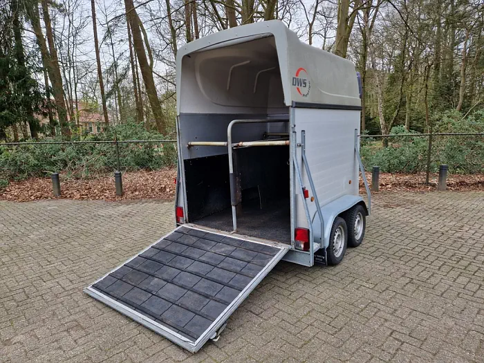 DWS Prestige 2 paards aluminium trailer met zadelkamer