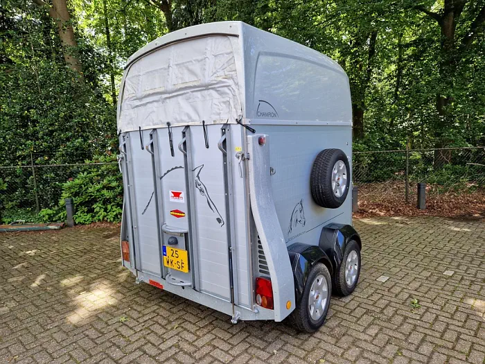 Bockmann Champion 2 paards aluminium trailer met zadelkamer