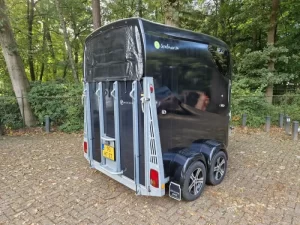 Bucker Careliner type M, 2 paards trailer met zadelkamer