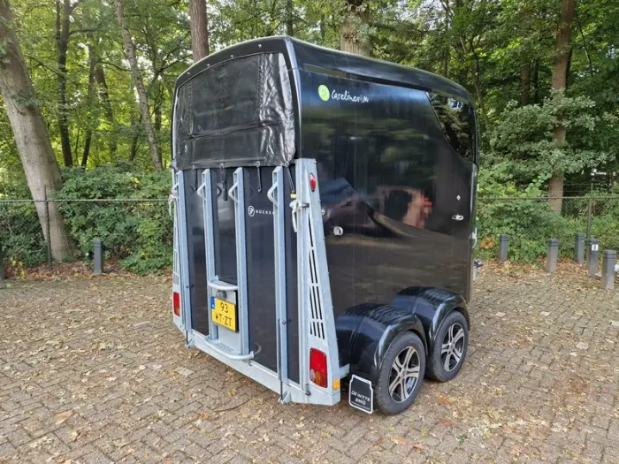 Bucker Careliner type M, 2 paards trailer met zadelkamer