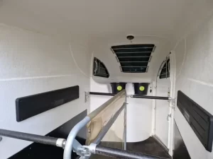 Bucker Careliner type M, 2 paards trailer met zadelkamer