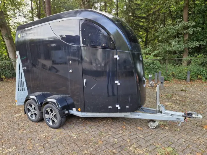 Bucker Careliner type M, 2 paards trailer met zadelkamer