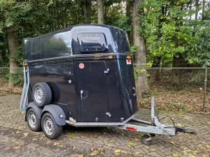 2 paards Bockmann Comfort 2 paards polyester trailer met zadelkamer